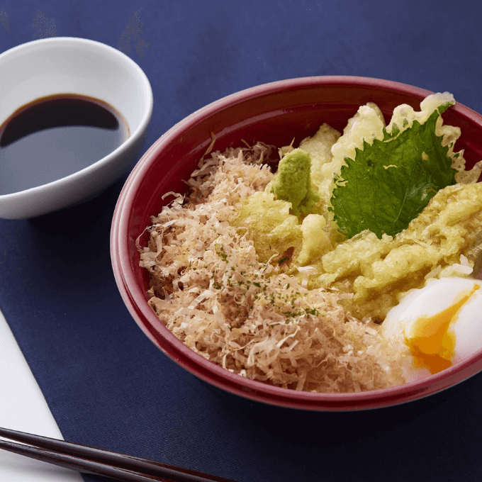 本枯鰹節と旬の野菜天ぷら丼