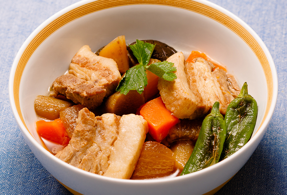 厚切り豚肉とごろごろ野菜の旨煮