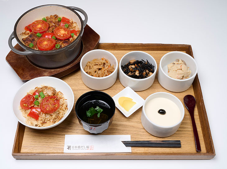 だし炊き込み御膳　鶏とトマト