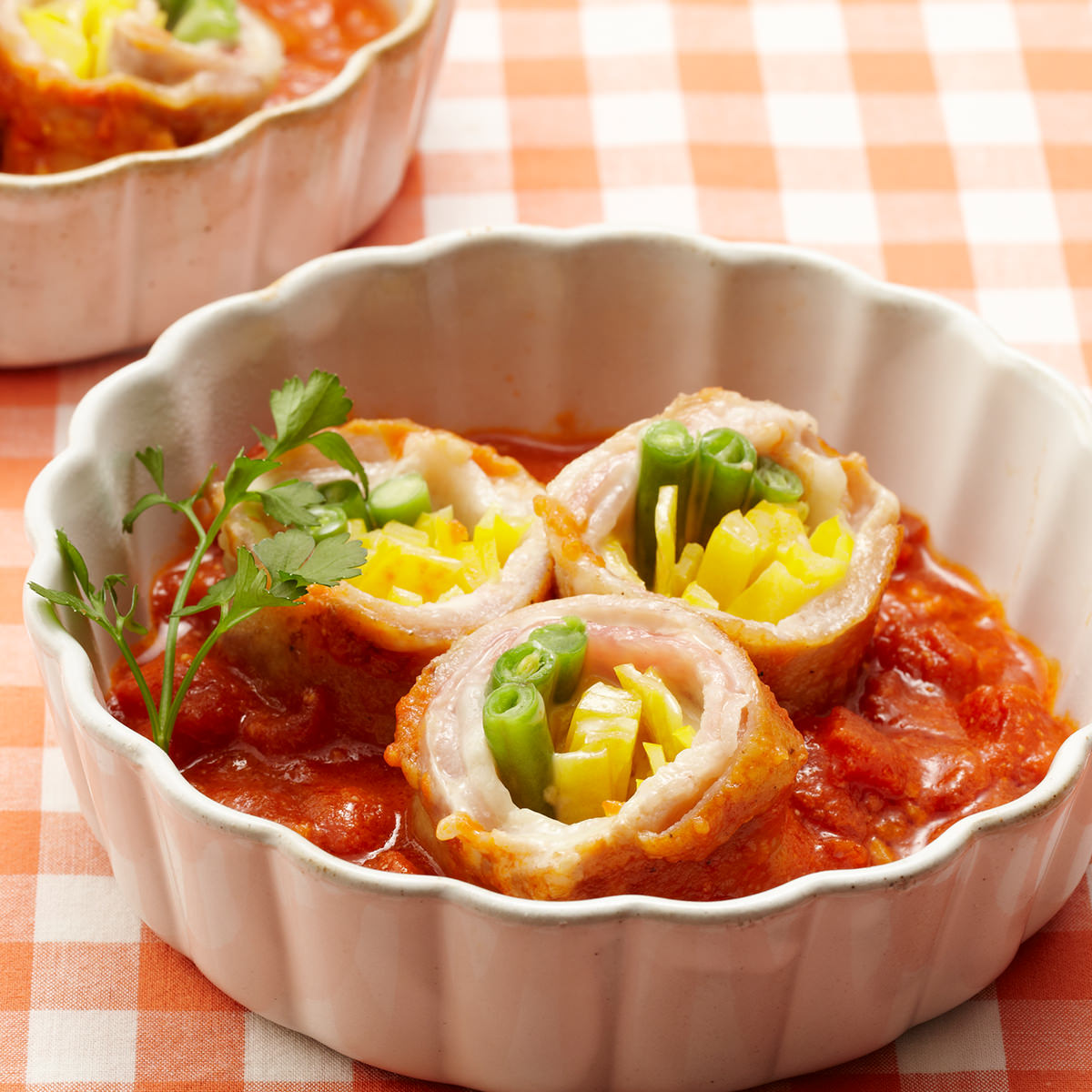 豚肉の野菜チーズ巻トマト煮込み レシピ 株式会社にんべん