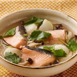 鮭とかぶときのこのつゆだく煮物（白だし使用）の写真