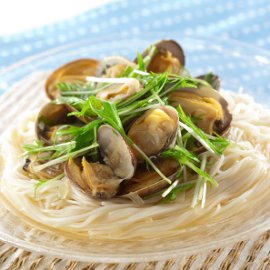 あさりと水菜のぶっかけそうめん（白だし使用）の写真