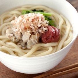 さっぱり小松菜チキンうどん（白だし使用）の写真