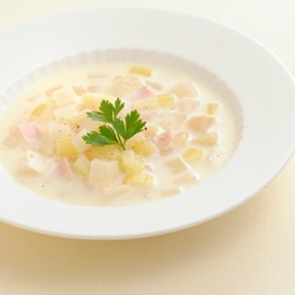 白い野菜と豆乳のミネストローネ（白だし使用）の写真