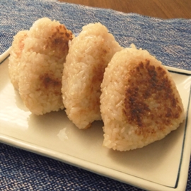 だし焼きおにぎり（濃い味だし使用）の写真