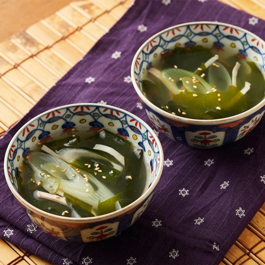 わかめスープ(濃い味だし使用)の写真