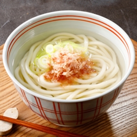 かけうどん（白だし使用）の写真