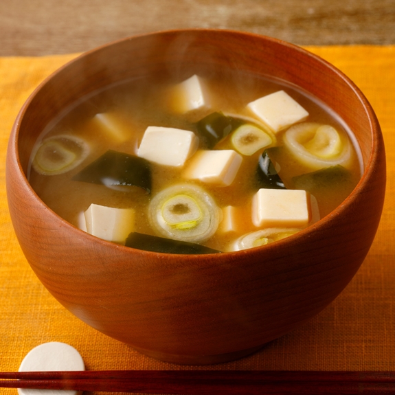 豆腐とわかめの味噌汁