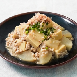 高野豆腐と大根のそぼろあんかけ（つゆの素使用）の写真