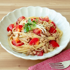 トマトとツナの冷製パスタの写真