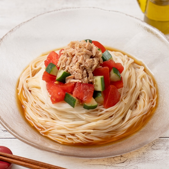 柚子こしょう香るサラダ素麺の写真