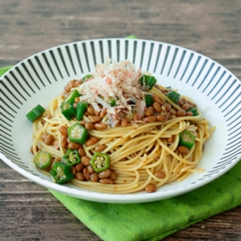 納豆とオクラのねばねばパスタの写真