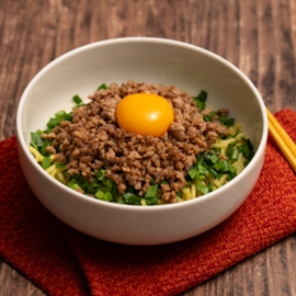 ニラたっぷり！旨辛肉そぼろ混ぜそば