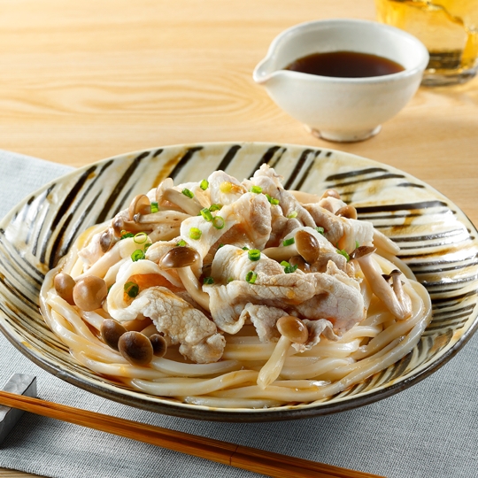 豚しゃぶときのこのぶっかけうどん の写真