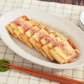 高野豆腐のおかかチーズ焼き（つゆの素使用）の写真